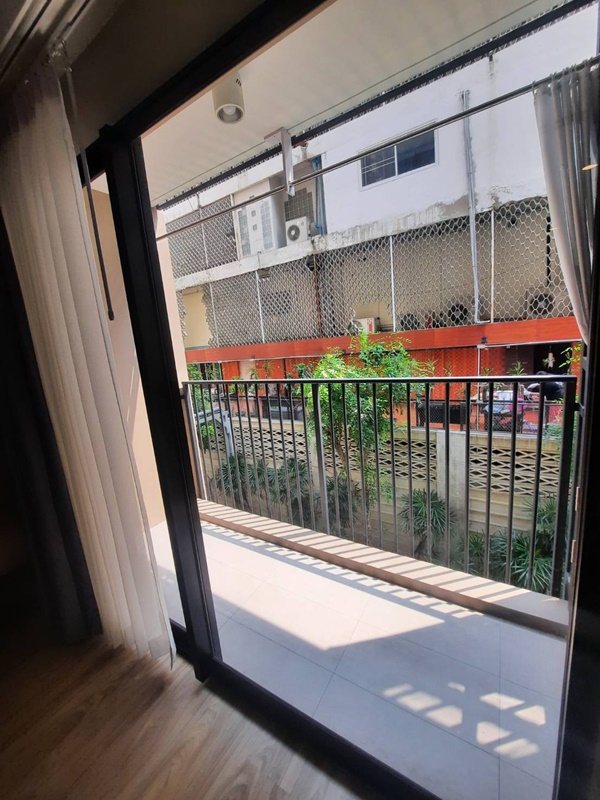 ให้เช่าคอนโด บลอสซั่ม คอนโด สาทร-เจริญราษฎร์ พื้นที่ 30 ตร.ม. 1 ห้องนอน เช่า 9,500 บ/ด