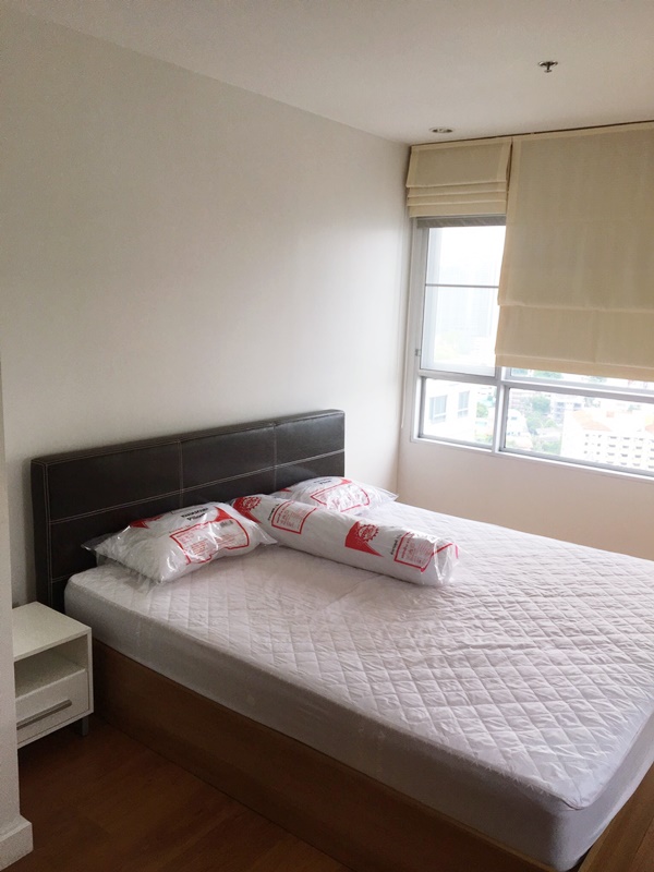 คอนโดให้เช่า วัน เอ็กซ์ สุขุมวิท 26 พื้นที่ 50 ตร.ม. 1 ห้องนอน ให้เช่า 20,000 บ/ด