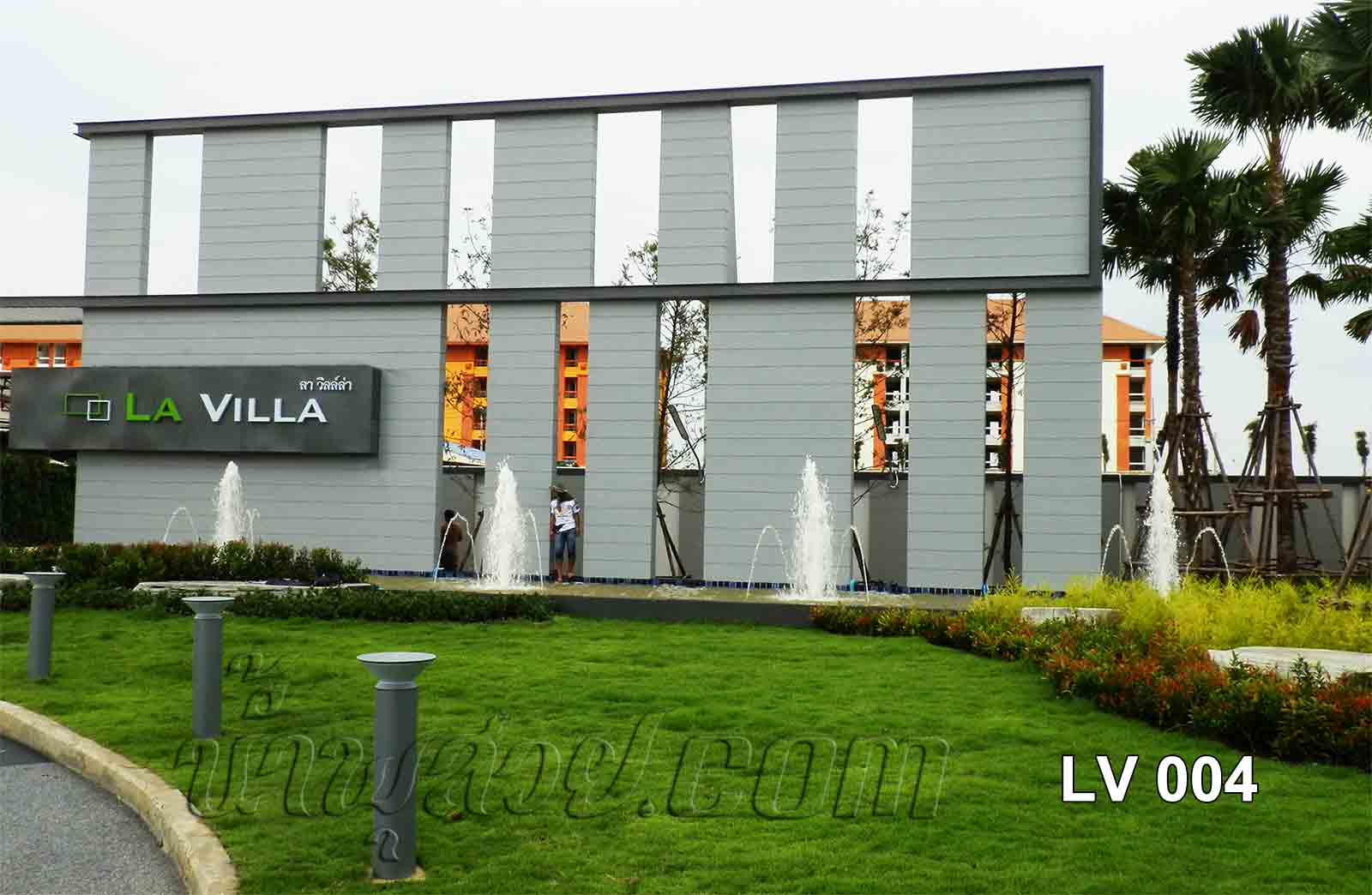 น้ำพุหน้าโครงการ LA VILLA โครงการบ้านหรู สไตล์โมเดิร์น วังน้อย อยุธยา