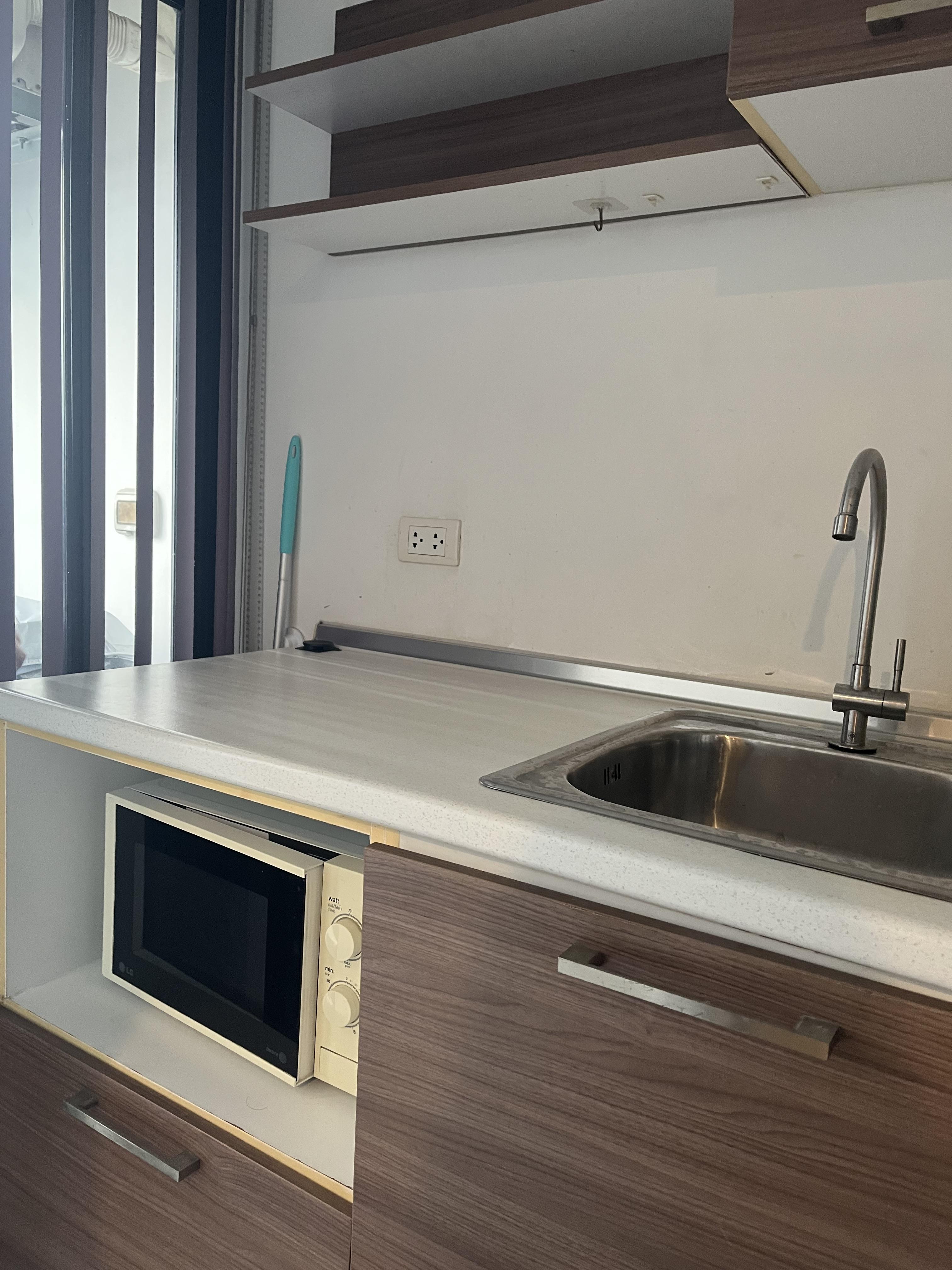 ให้เช่าคอนโด เดอะ ทรี อินเตอร์เชนจ์ พื้นที่ 30 ตร.ม. 1 ห้องนอน เช่า 10,000 บ/ด