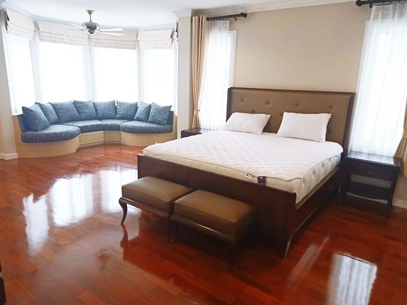 ให้เช่าบ้านเดี่ยว 3 ชั้น ย่านบางนา พื้นที่ 340 ตรม. 4 ห้องนอน เช่า 120,000 บ/ด