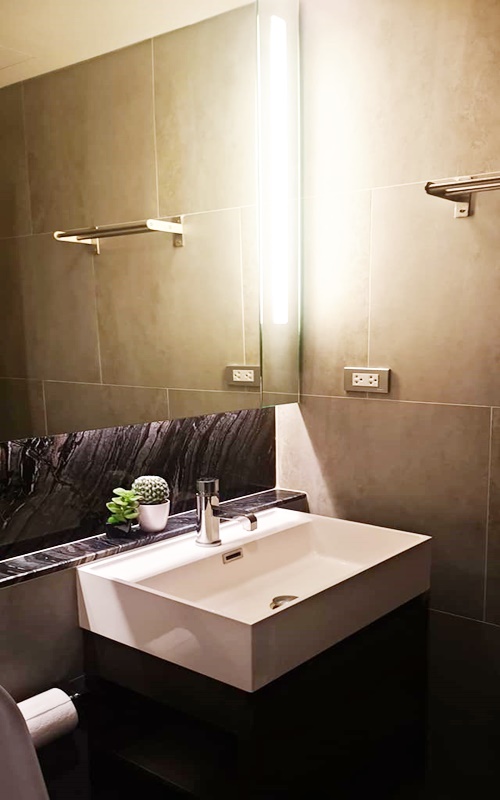 ให้เช่าคอนโด เดอะ ลุมพินี 24 พื้นที่ 30 ตร.ม. 1 ห้องนอน เช่า 23,000 บ/ด