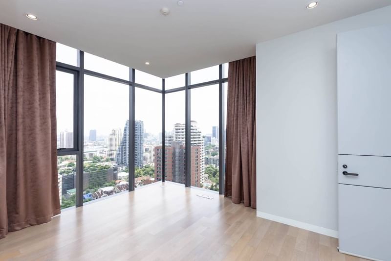 ให้เช่าคอนโด วิทโทริโอ้ พื้นที่ 142 ตร.ม. 2 ห้องนอน เช่า 150,000 บ/ด