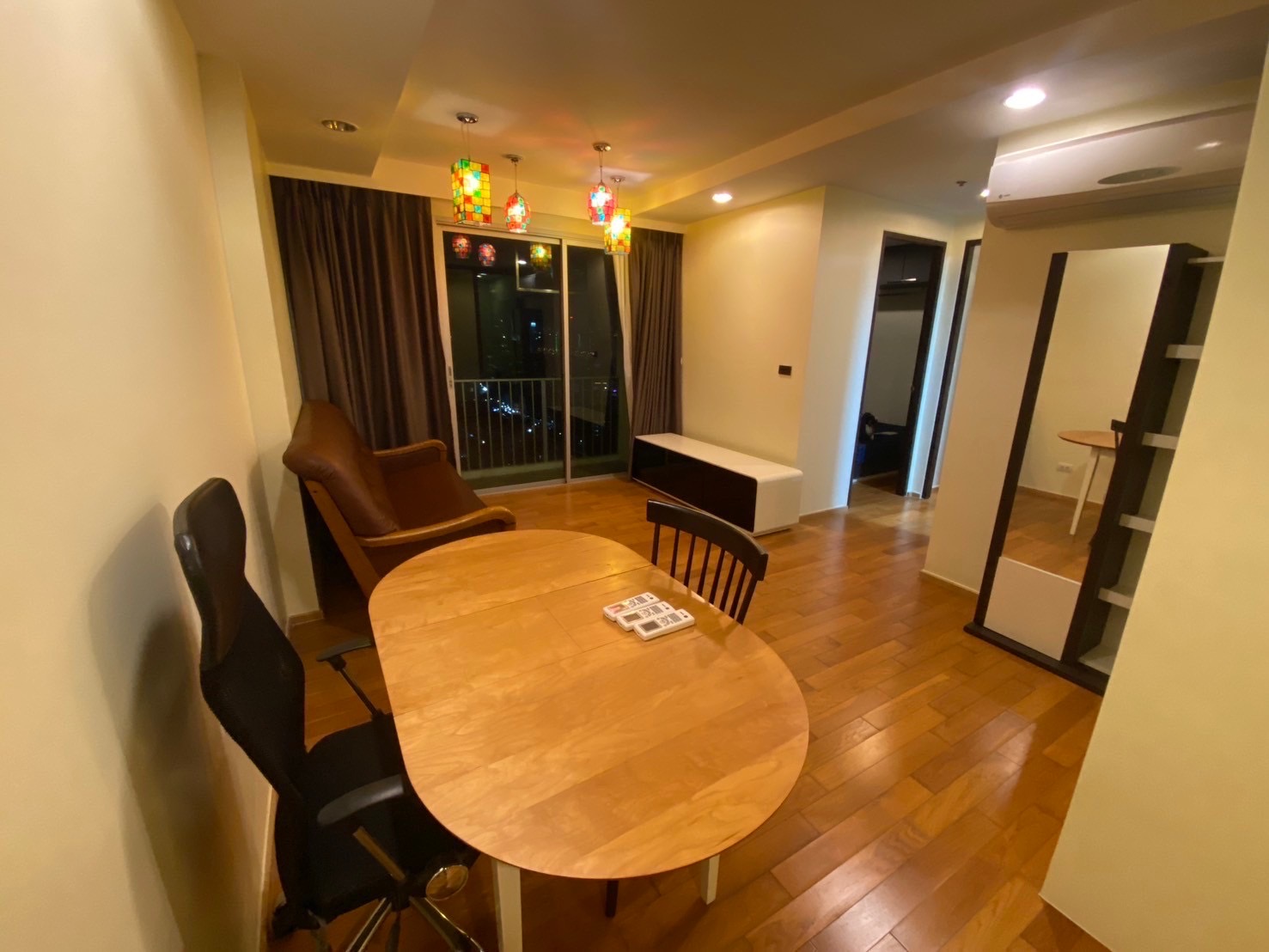 ให้เช่าคอนโด แอ็บสแตร็กส์ พหลโยธิน พาร์ค พื้นที่60 ตรม. 2 ห้องนอน เช่า 26,000 บาท/เดือน