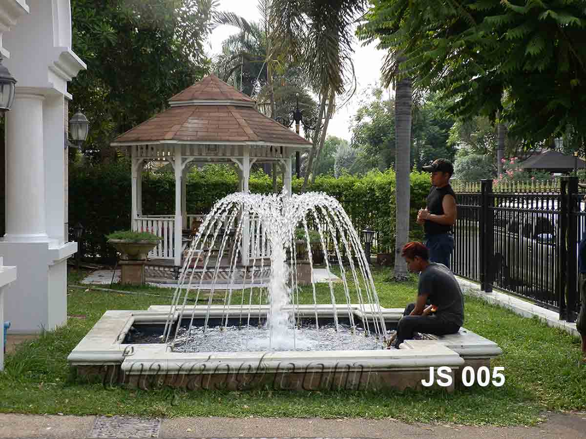 น้ำพุฮวงจุ้ย หน้าบ้านคุณ โจเซฟ ม.ลัดดาวัลย์
