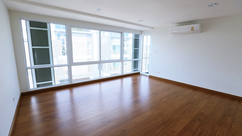 ขายทาวน์โฮม 3.5 ชั้น ย่านลาดพร้าว พื้นที่ 33.30 ตรว. 3 ห้องนอน ขาย 13.7 ล.