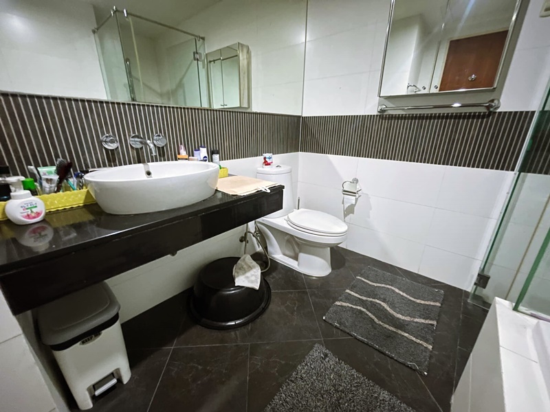 ขาย/ให้เช่าคอนโด เออร์บานา สาทร 70 ตร.ม. 1 ห้องนอน เช่า 39,000 บ/ด ขาย 11.9 ล้านบาท