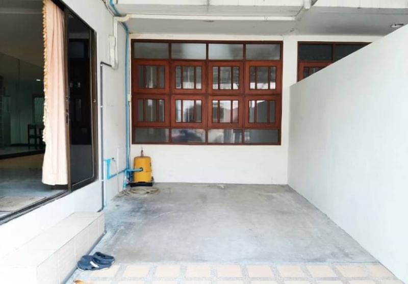 ขาย/ให้เช่าทาวน์เฮ้าส์ 2 ชั้น ย่านอ่อนนุช 40 22 ตรว. เช่า 23,000 บ/ด ขาย 3.5 ลบ.