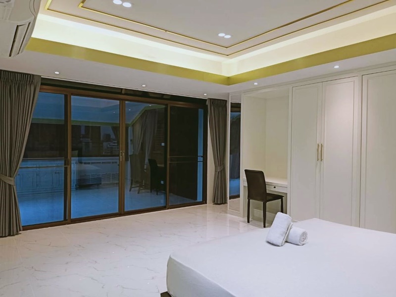 ให้เช่าคอนโด เดอะ วอเตอร์ฟอร์ด คอนโดมิเนียม 193.35 ตรม. 2 ห้องนอน เช่า 55,000 บ/ด