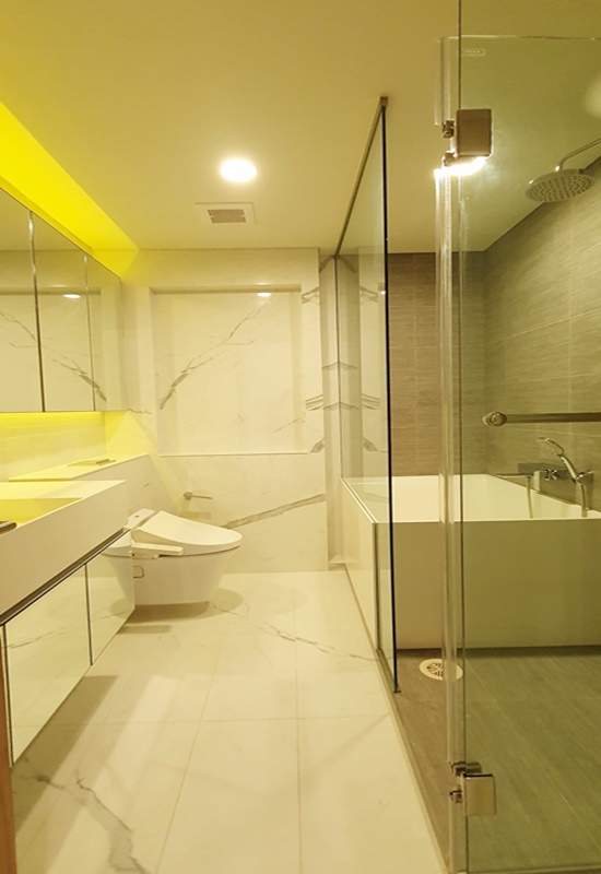 ขายคอนโด ไซมิส เอ๊กซ์คลูซีพ สุขุมวิท 31 พื้นที่ 70 ตร.ม. 2 ห้องนอน ขาย 13.53 ล้านบาท