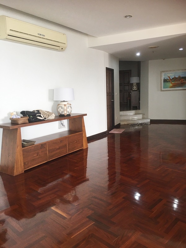 ให้เช่าคอนโด รัตนโกสินทร์ วิว แมนชั่น 283 ตร.ม. 3 ห้องนอน ให้เช่า 55,000 บ/ด