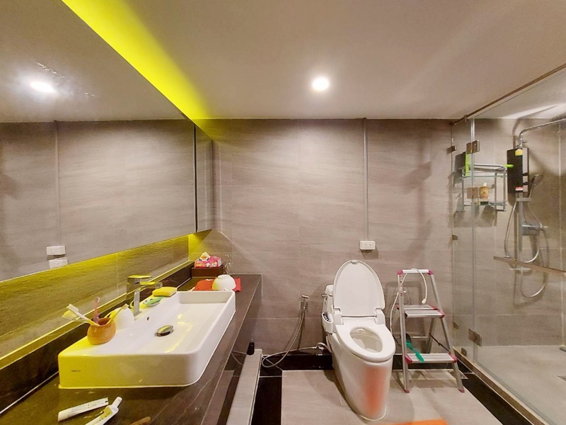 ขายคอนโด สเตท ทาวเวอร์ พื้นที่ 68.23 ตรม. 1 ห้องนอน ขาย 5.9 ล้านบาท