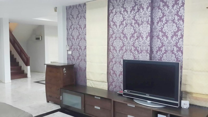 ให้เช่าบ้านเดียว 2 ชั้น ย่าน สุขุมวิท พื้นที่ 90 ตารางวา 4 ห้องนอน เช่า 48,000 บ/ด