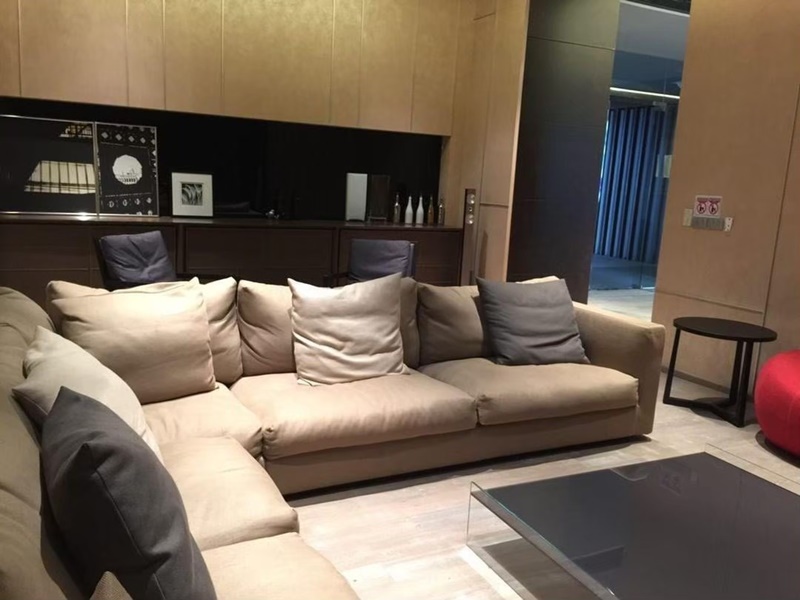 ให้เช่าคอนโด ไฮด์ สุขุมวิท 13 พื้นที่ 76 ตร.ม. 2 ห้องนอน เช่า 42,000 บ/ด