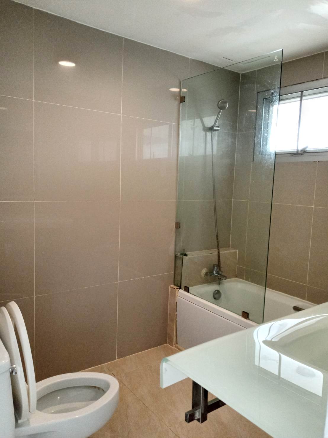 ให้เช่าคอนโด เดอะ วอเตอร์ฟอร์ด ไดมอนด์ สุขุมวิท 30/1 146 ตรม. 3 ห้องนอน 65,000 บ/ด