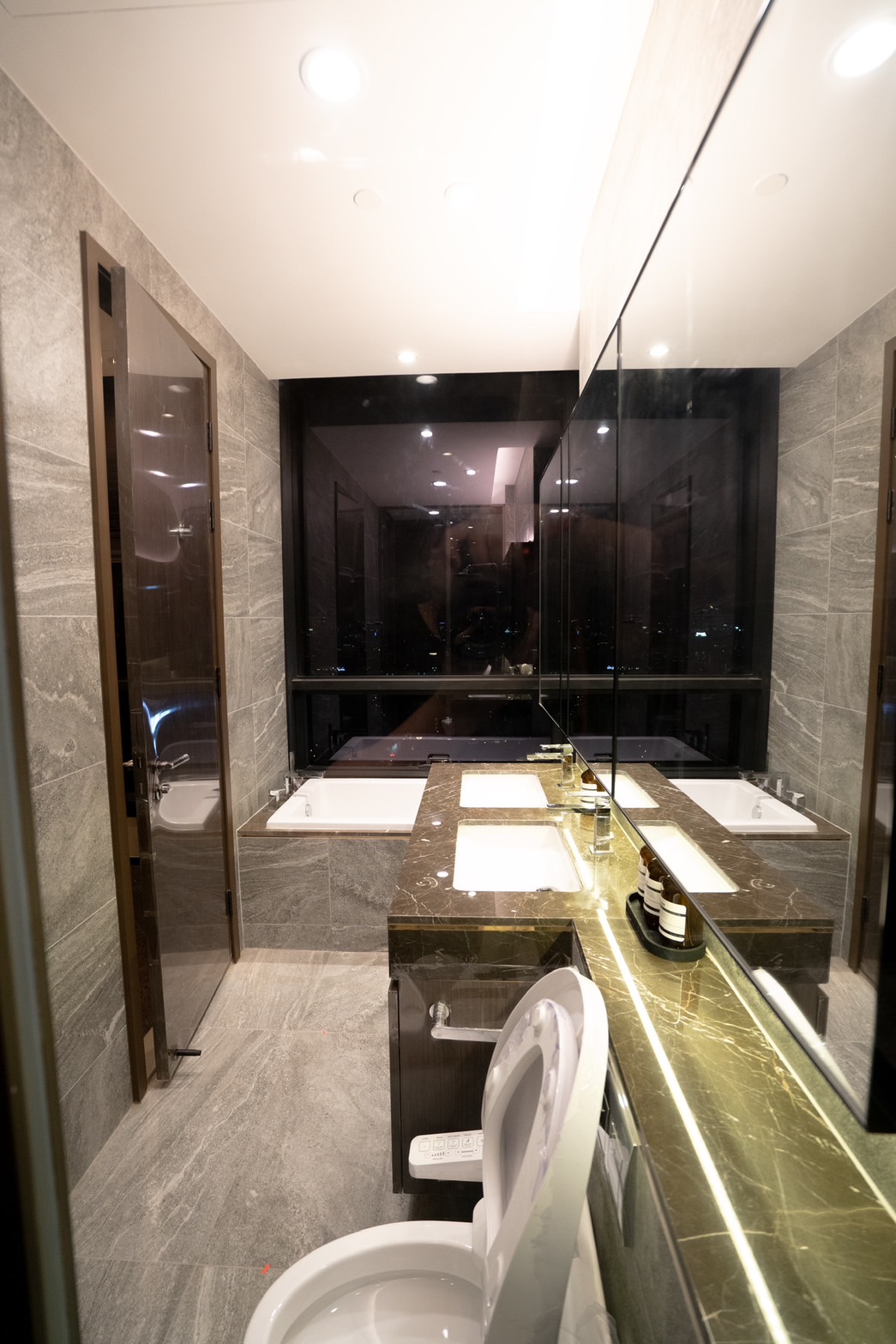 ให้เช่าคอนโด ดิ เอส สุขุมวิท 36 73 ตรม. 2 ห้องนอน วิวเปิดโล่ง ราคาเช่า 84,000 บาท