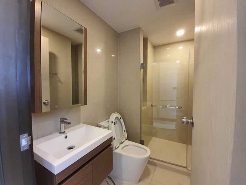 ขาย/ให้เช่า เดอะ เนสท์ สุขุมวิท 64 30 ตร.ม. 1 ห้องนอน เช่า 12,000 บ/ด ขาย 2.85 ล.