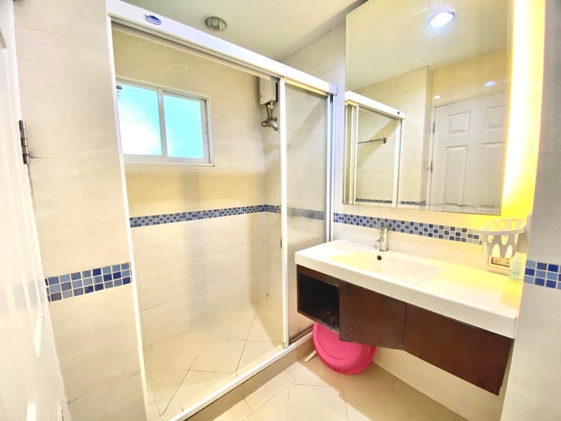 ให้เช่าคอนโด ไลฟ์ แอท รัชดา-ห้วยขวาง พื้นที่ 30 ตร.ม. 1 ห้องนอน เช่า 14,000 บ/ด