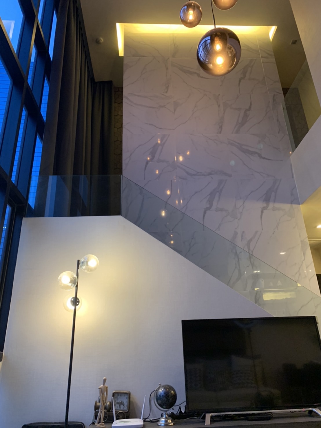 ขาย/ให้เช่า ไอวี่ แอมพิโอ พื้นที่ 136 ตร.ม. 3 ห้องนอน เช่า 130,000 บ/ด ขาย 38.9 ล้านบาท