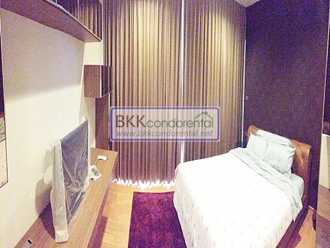 คอนโด ให้เช่า คอนโด ไฮด์ สุขุมวิท 13 ชั้น 22 พื้นที่ 77 ตรม. 2 ห้องนอน