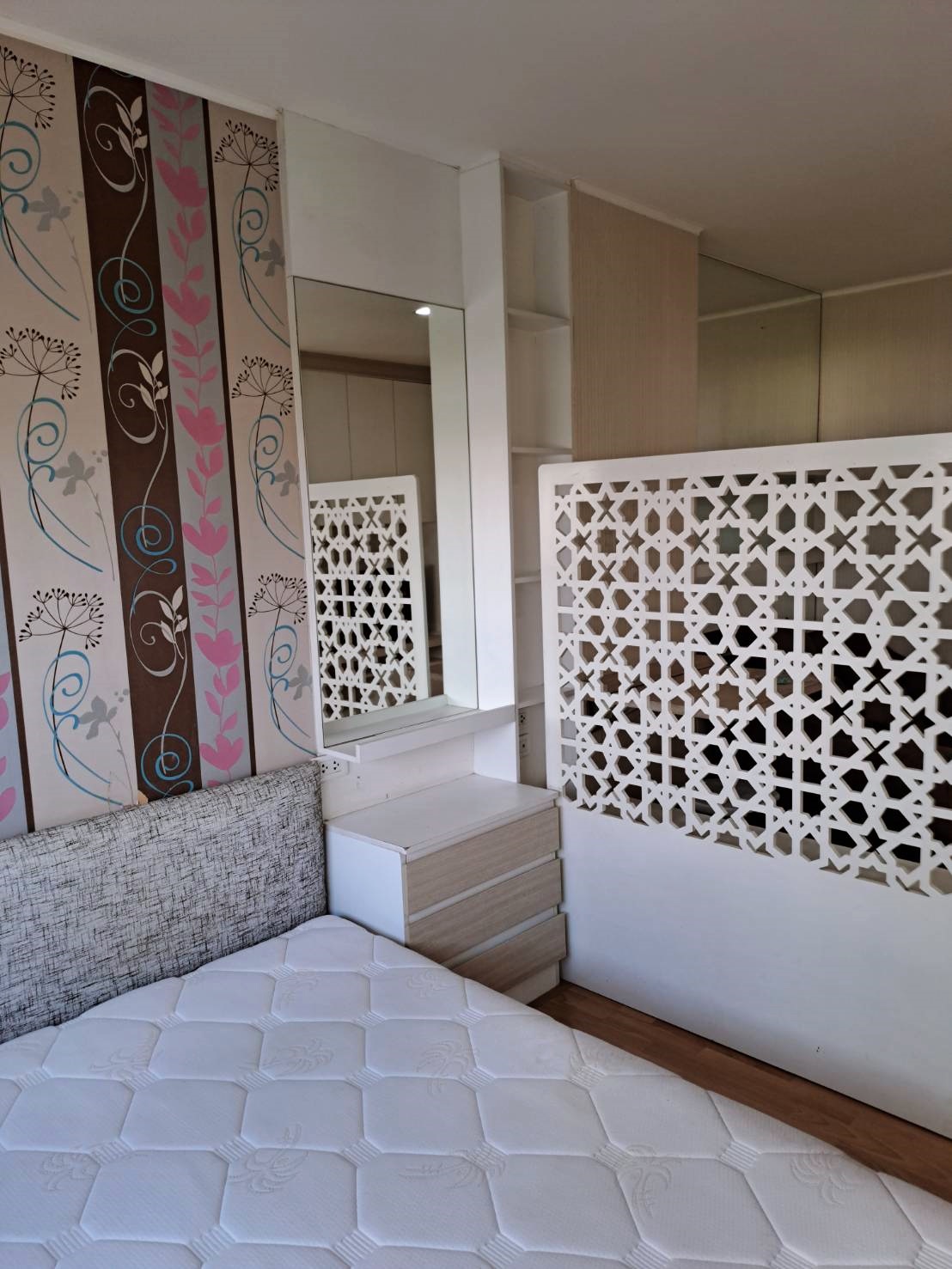 ขาย/ให้เช่าลุมพินี คอนโดทาวน์ รามอินทรา-นวมินทร์ สตูดิโอ เช่า 6,000 บ/ด ขาย 999,999 บาท