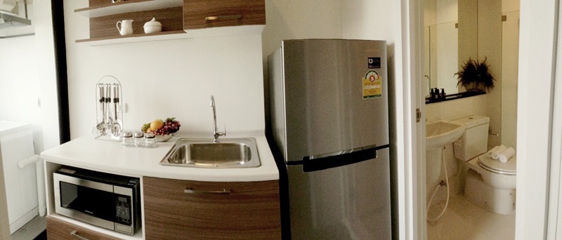 ให้เช่าคอนโด เดอะ ทรี อินเตอร์เชนจ์ พื้นที่ 30 ตร.ม. Studio ให้เช่า 8,700 บ/ด (รวมอินเตอร์เน็ต)