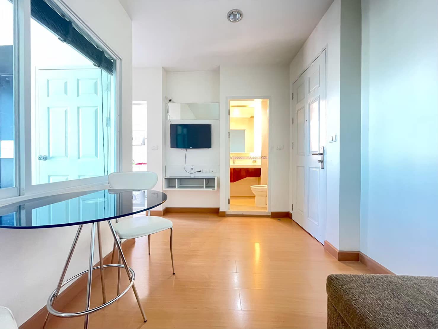 ให้เช่าคอนโด ไลฟ์ แอท รัชดา - ห้วยขวาง 30 ตรม. 1 ห้องนอน เช่า 13,500 /เดือน