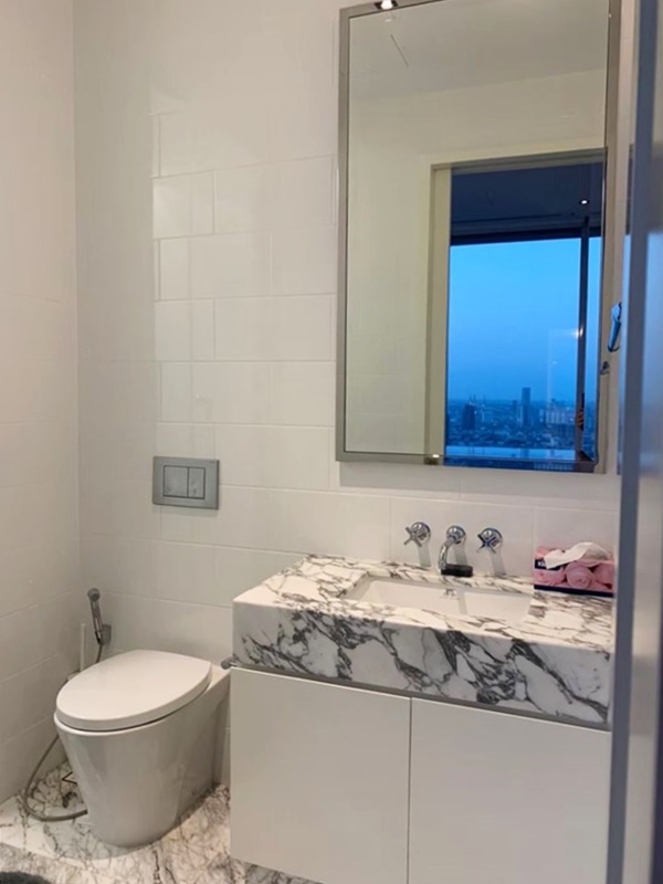 ให้เช่าคอนโด เดอะ ริซท์-คาร์ลตัน เรสซิเดนเซส 126 ตร.ม. 2 ห้องนอน เช่า 180,000 บ/ด