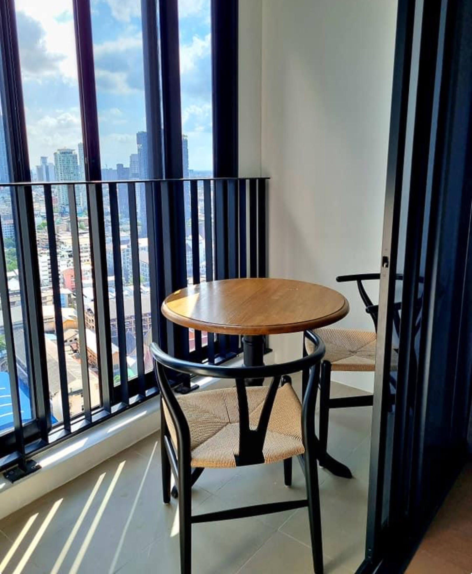 ให้เช่า แอชตัน จุฬา - สีลม 34 ตรม. 1 ห้องนอน เช่า 24,000 บาท/เดือน