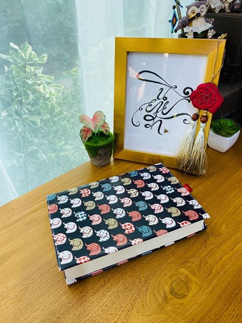 ปกผ้าเคลือบกันน้ำ พื้นกรม ลายช้าง ขนาด 8