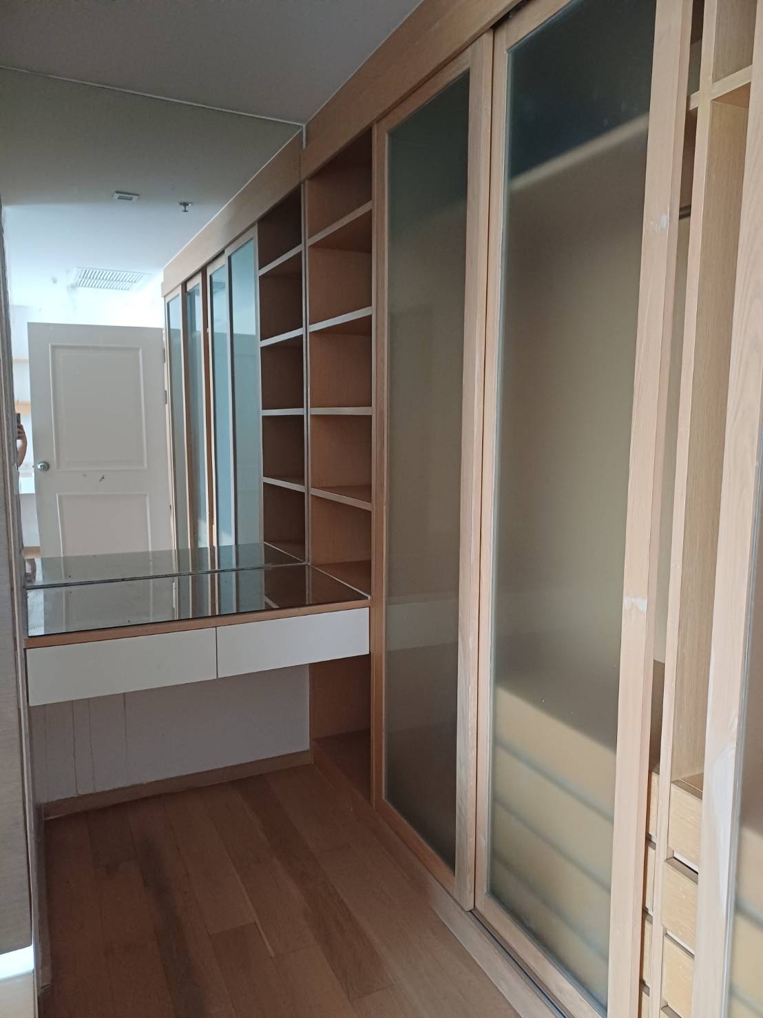 TD-Y11.3 ให้เช่าคอนโด โนเบิล รีเฟลกซ์ 2 ห้องนอน 2 ห้องน้ำ พื้นที่ 70 ตร.ม. เช่า 3ุ6,000 บ/ด