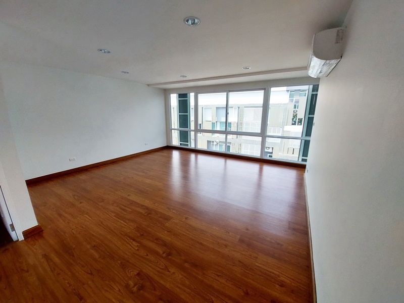 ขายทาวน์โฮม 3.5 ชั้น ย่านลาดพร้าว พื้นที่ 33.30 ตรว. 3 ห้องนอน ขาย 13.7 ล.