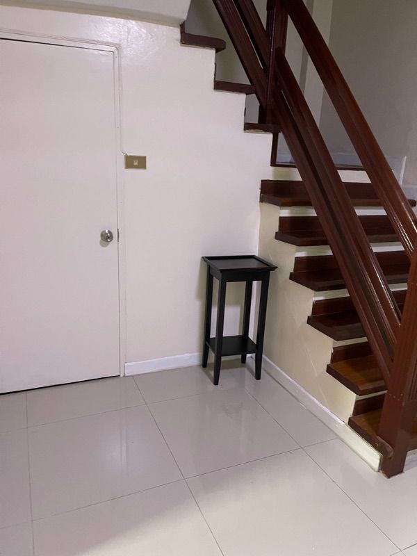 ขาย/ให้เช่าทาวน์โฮม ย่านวิภาวดี 20 พื้นที่ 26 ตรว. 5 ห้องนอน ขาย 7.5 ล้านบาท