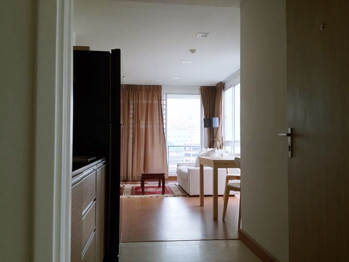 ให้เช่าคอนโด เดอะ เทรเซอร์ สีลม พื้นที่ 65 ตร.ม. 2 ห้องนอน ให้เช่า 30,000 บ/ด