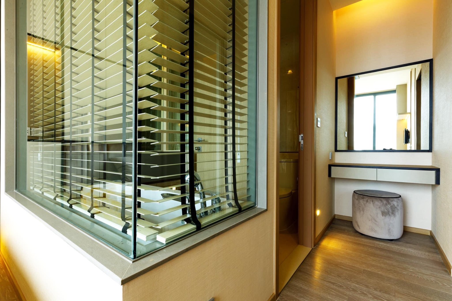 ให้เช่าคอนโด ดิ เอส อโศก พื้นที่ 44 ตรม. 1 ห้องนอน เช่า 40,000 /เดือน