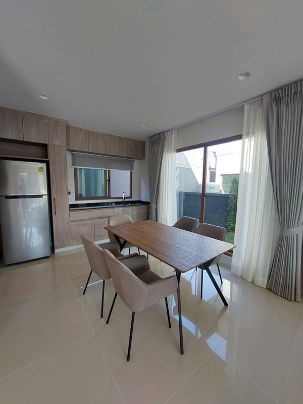 ให้เช่าบ้านเดี่ยว 2 ชั้น ย่านบางกะปิ พื้นที่ 196 ตรม. 4 ห้องนอน เช่า 150,000 บ/ด