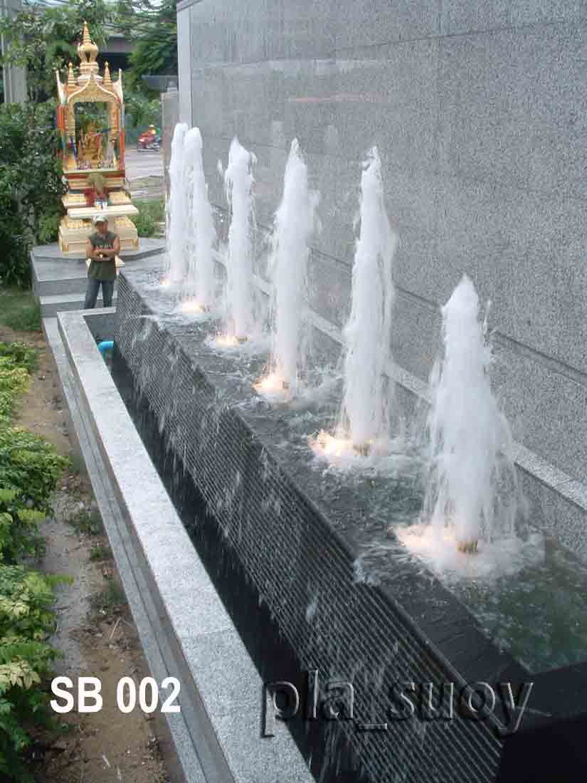 น้ำพุ ฮวงจุ้ยด้านหน้าอาคาร SANTHANAT BUILDING