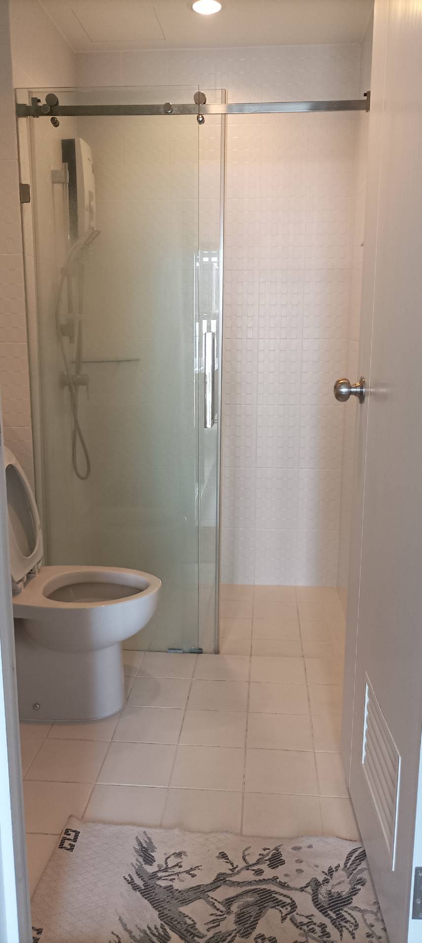 ขาย/ให้เช่า เดอะ ทรี อินเตอร์เชนจ์ พื้นที่ 36 ตร.ม. 1 ห้องนอน เช่า 10,500 บ/ด ขาย 2.9 ล้านบาท