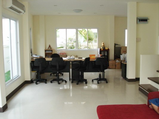 ให้เช่าบ้านเดี่ยว 2 ชั้น ย่านลาดปลาเค้า 43 พื้นที่ 45 ตรว. 3 ห้องนอน เช่า 35,000 บ/ด