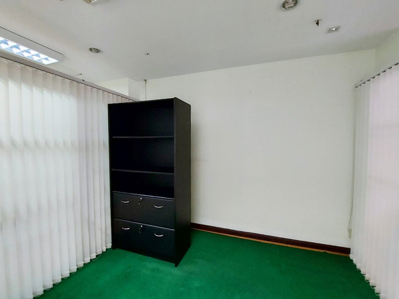 ขายคอนโด สเตท ทาวเวอร์ คอนโดมิเนียม พื้นที่ 68 ตรม. 1 ห้องนอน ขาย 5.7 ล้านบาท