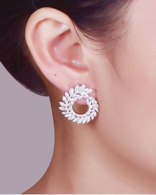 ต่างหูประดับเพชร CZ สีเงิน ถ่ายจากสินค้าจริง
