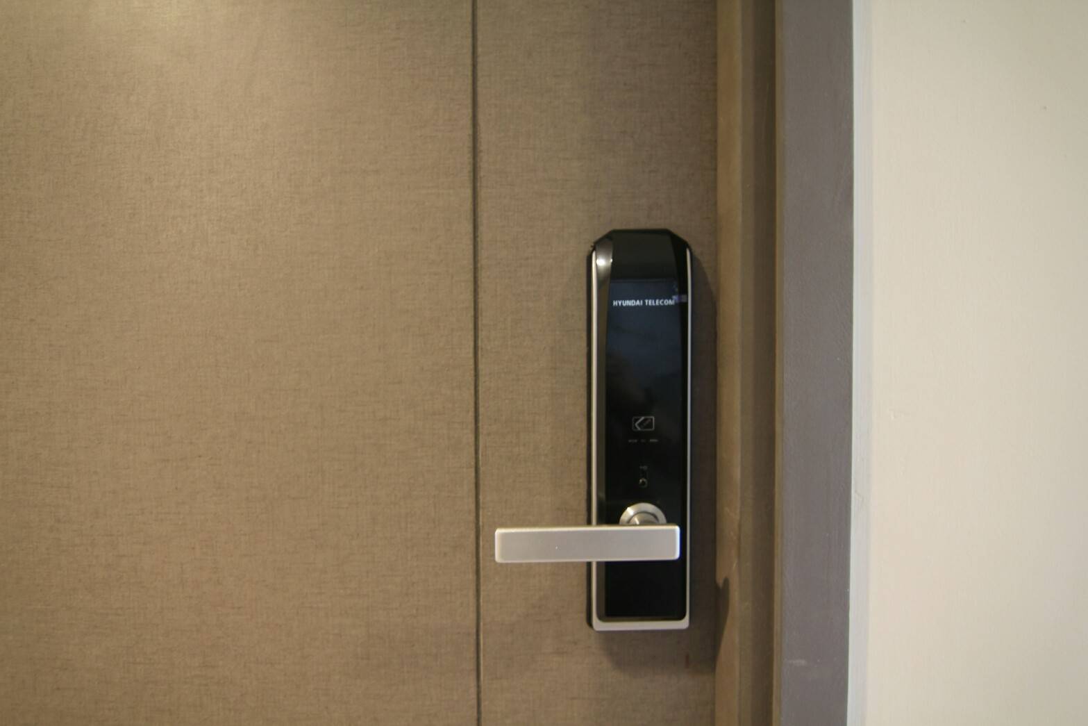 Ideo93 Room Details - 1Xth Floor - Building A - Clear View or City View - North Direction - Studio Size 26.17 Sq.M - Rental Rate 15,000 THB/Month for 1 year contract - Selling Price 3.85M in all tax