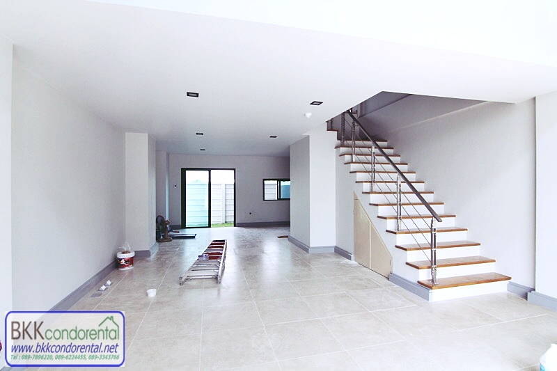 ขายและให้เช่าโฮม ออฟฟิศ 3.5 ชั้น เอช-เคป บิซ เซ็คเตอร์ อ่อนนุช พื้นที่ 30.8 ตร.วา ขาย 11.3 ล้านบาท หรือ ให้เช่า 60,000 บ./ด.