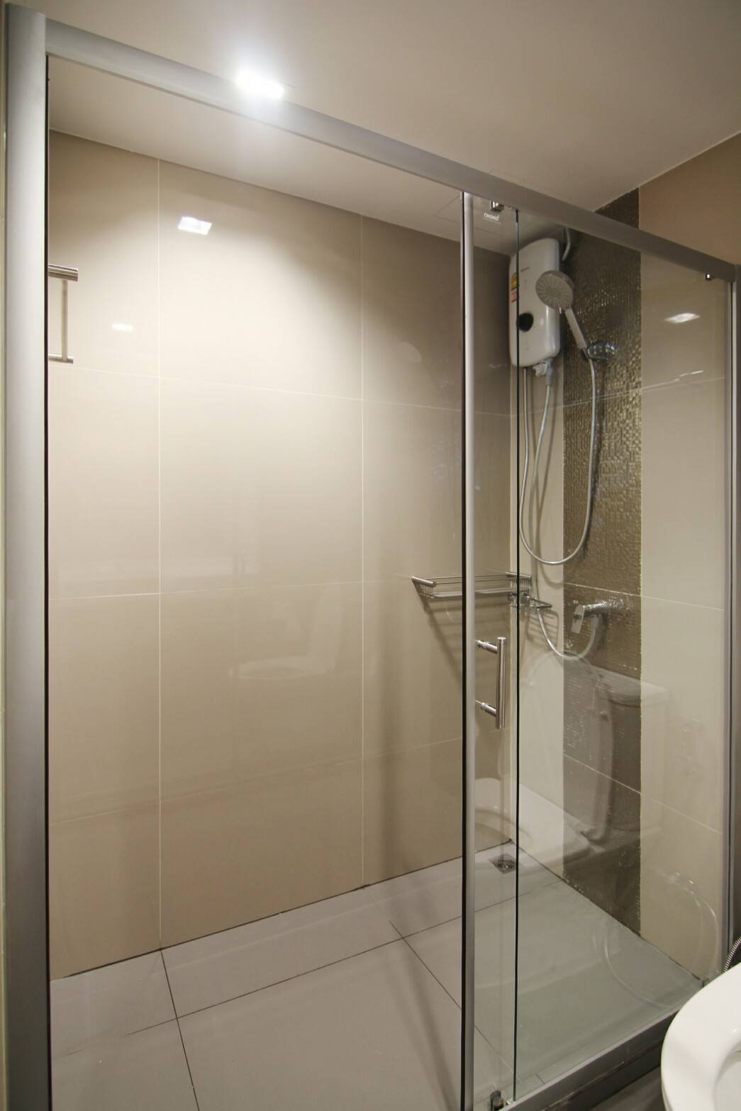 Ideo93 Room Details - 1Xth Floor - Building A - Clear View or City View - North Direction - Studio Size 26.17 Sq.M - Rental Rate 15,000 THB/Month for 1 year contract - Selling Price 3.85M in all tax