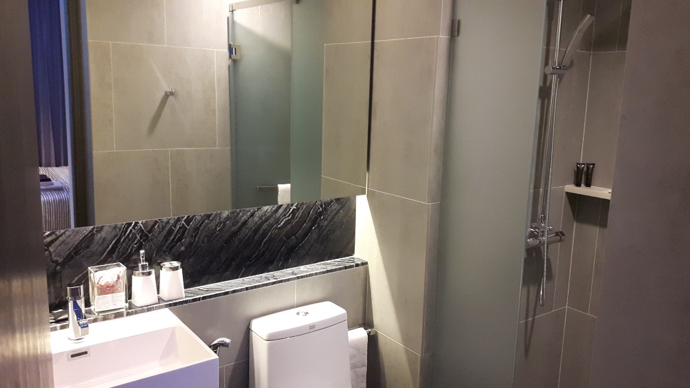 ให้เช่าคอนโด เดอะ ลุมพินี 24 พื้นที่ 30 ตรม. 1 ห้องนอน ราคาเช่า 18,500 บาท