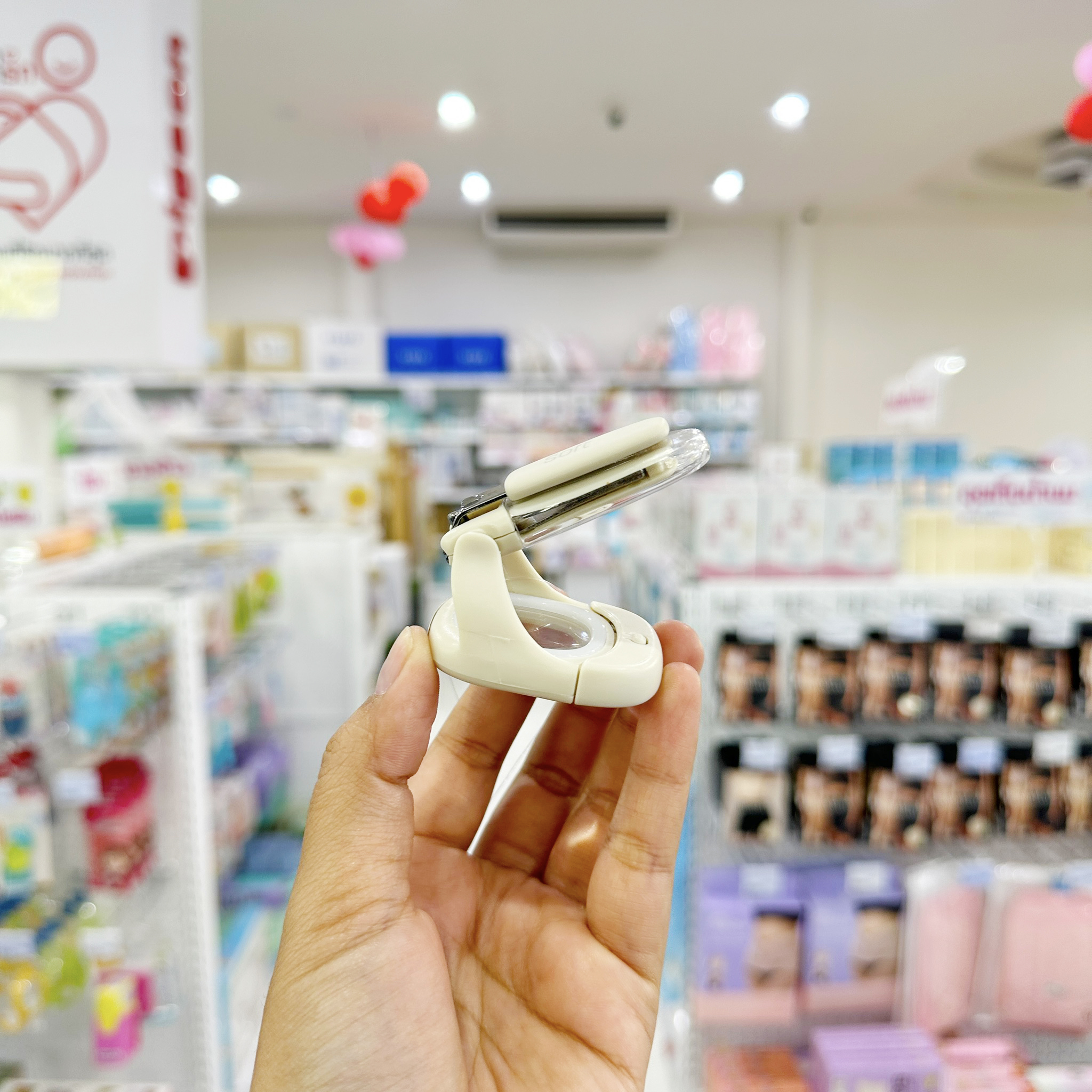 SOFT Mag Lumi Clipper กรรไกรตัดเล็บเด็ก พร้อมแว่นขยาย สำหรับเด็ก LED ส่องสว่าง Dino Collection