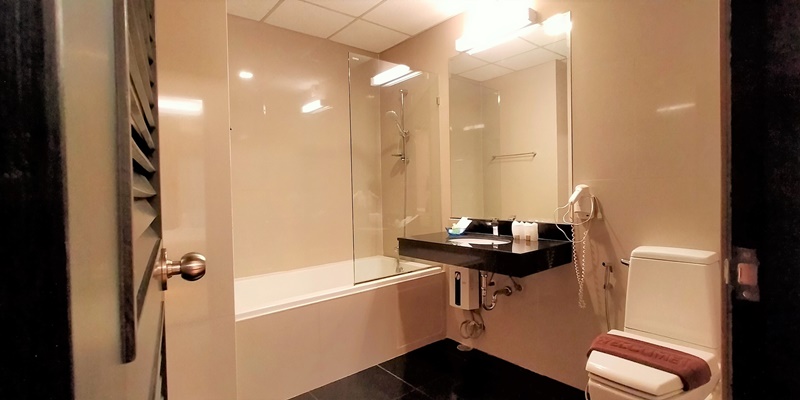 ให้เช่าคอนโด 42 แกรนด์ เรสสิเด้นซ์ พื้นที่ 70 ตร.ม. 1 ห้องนอน เช่า 32,000 บ/ด