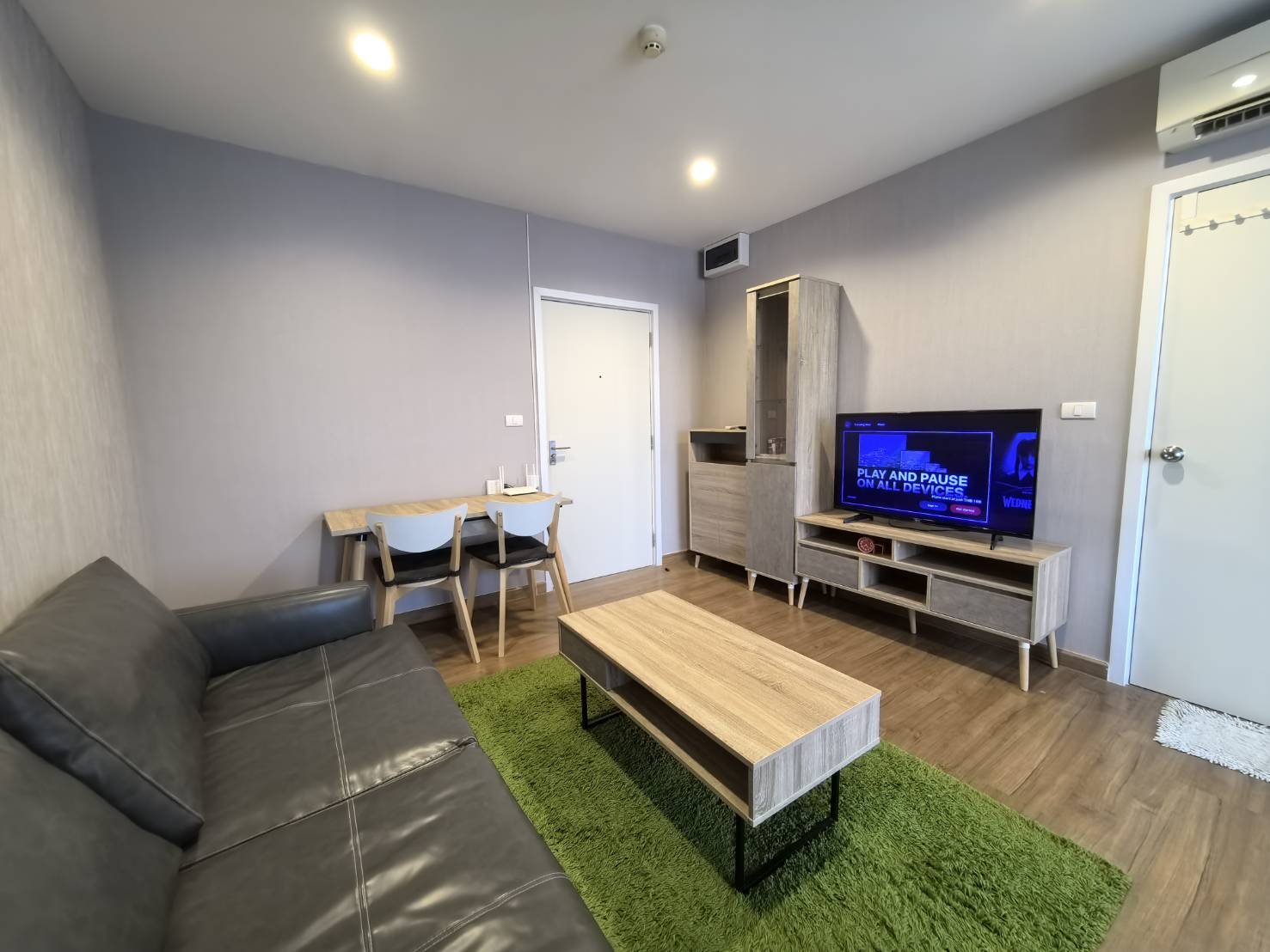 ให้เช่าคอนโด เดอะ ทรี อินเตอร์เชนจ์ พื้นที่ 36 ตร.ม. 1 ห้องนอน เช่า 12,000 บ/ด