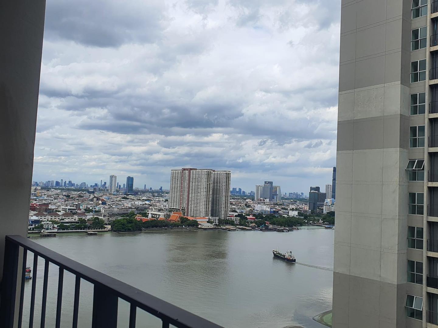 ให้เช่า แชปเตอร์ วัน โมเดิร์น ดัทช์ พื้นที่ 29 ตร.ม 1 ห้องนอน ราคา 8,500 บาท/เดือน