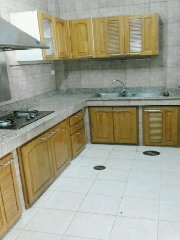 ขายทาวน์เฮ้าส์ 3 ชั้น ย่านรามคำแหง 43 พื้นที่ 20 ตรว. 4 ห้องนอน ขาย 6 ล้านบาท